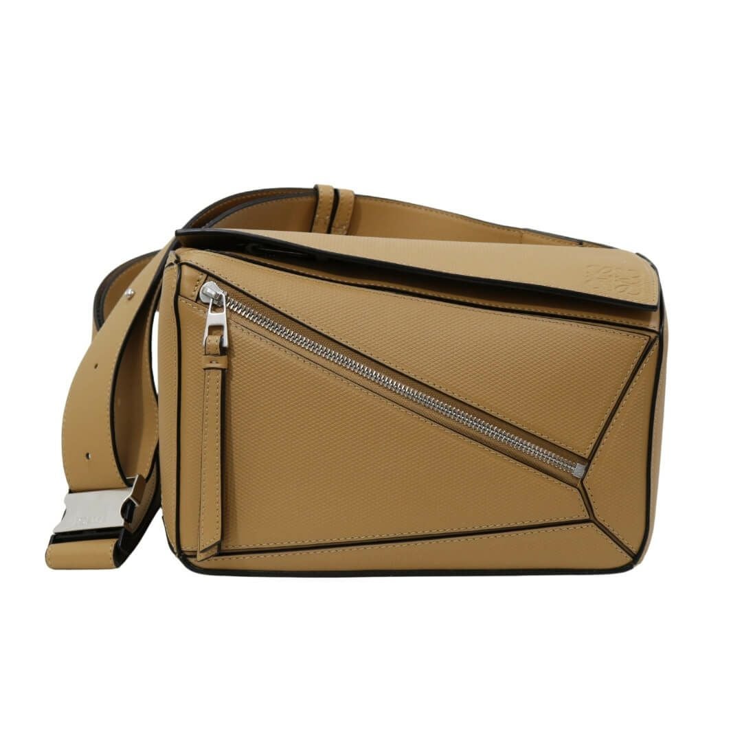 送料無料】LOEWE パズルバムバッグ B510P35X17 2586 メンズ | 多慶屋